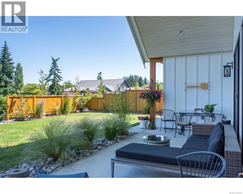 427 Cottage Dr, Qualicum Beach, photo 3