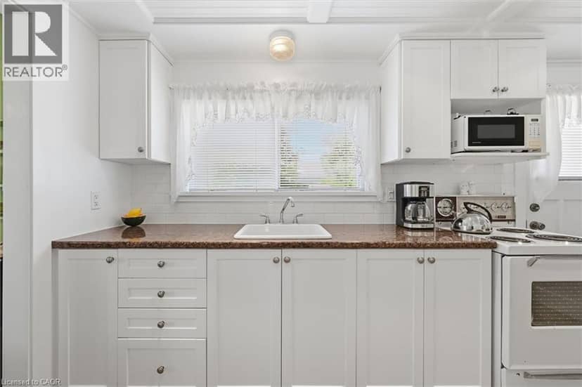 27 WINGER Drive, Selkirk, photo 8