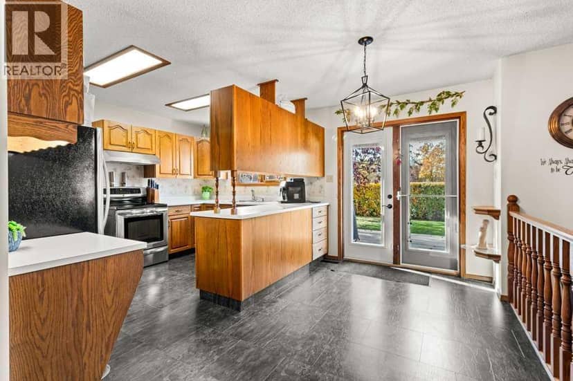 78 Dunning Crescent — photo 16 of 38