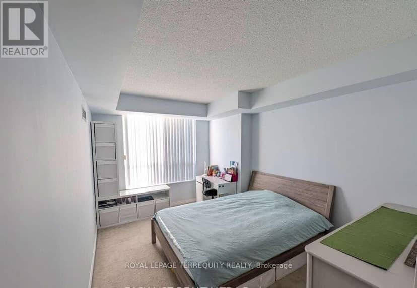 222 - 38 William Carson Crescent — photo 14 of 14