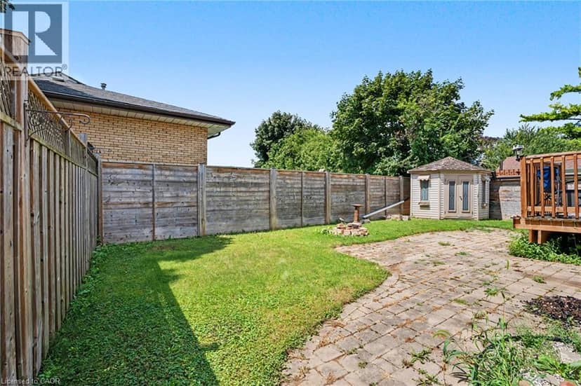 100 HARDALE Crescent — photo 30 of 32