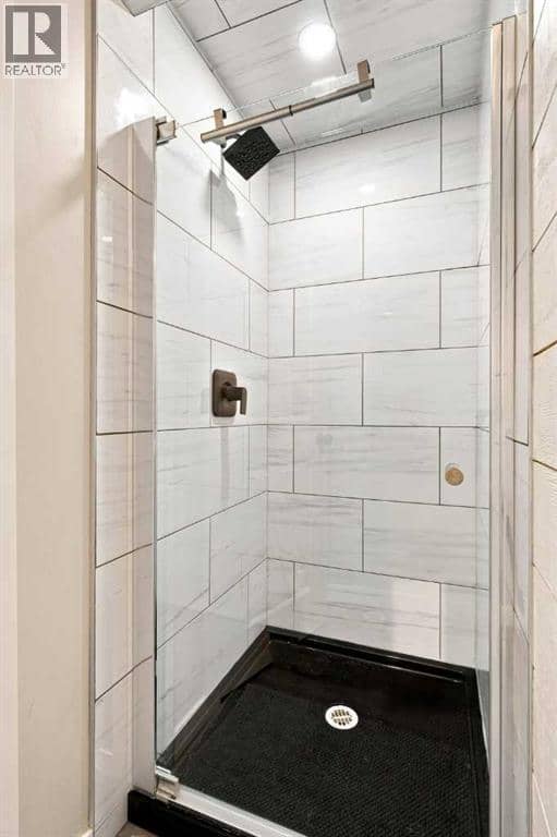 9822 80 Avenue — photo 25 of 35