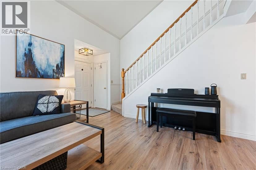 29 LESLIE Avenue — photo 14 of 40