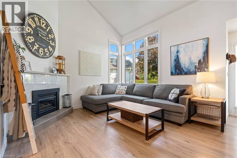 29 LESLIE Avenue, Port Dover, photo 5