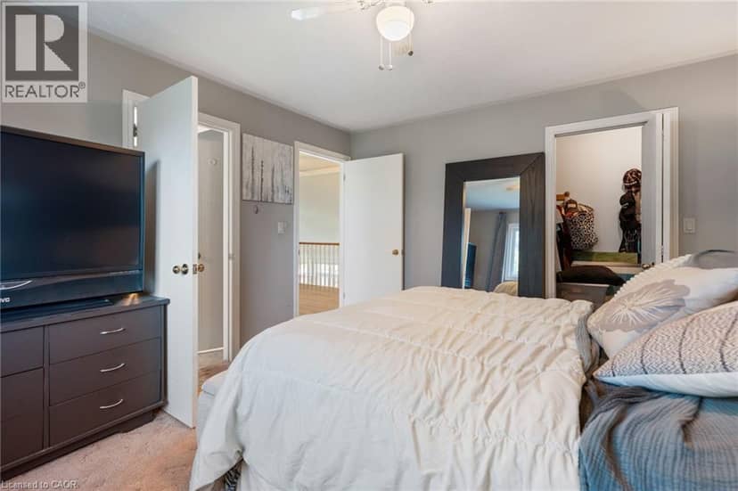 29 LESLIE Avenue — photo 19 of 40