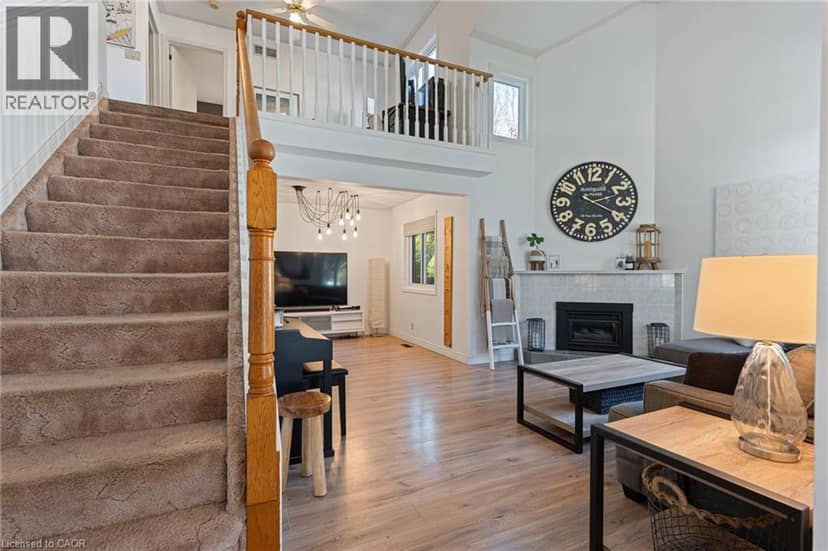 29 LESLIE Avenue — photo 15 of 40
