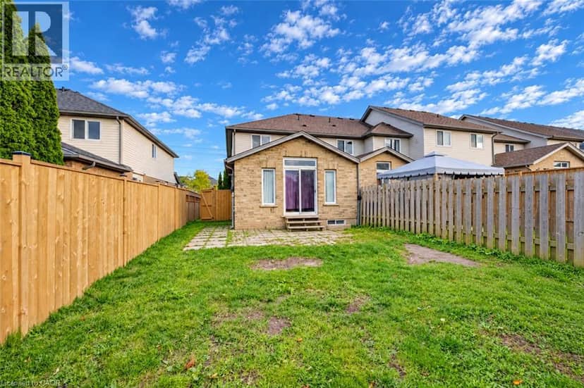 145 ACTIVA Avenue, Kitchener, photo 4