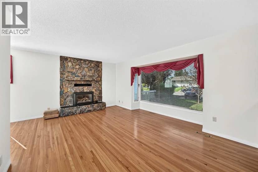 1040 Motherwell Road NE, Calgary, photo 2