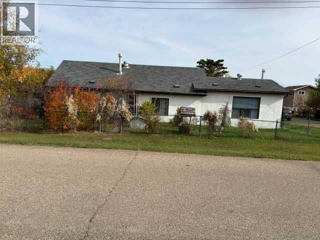 432 Center Street, Drumheller, photo 2