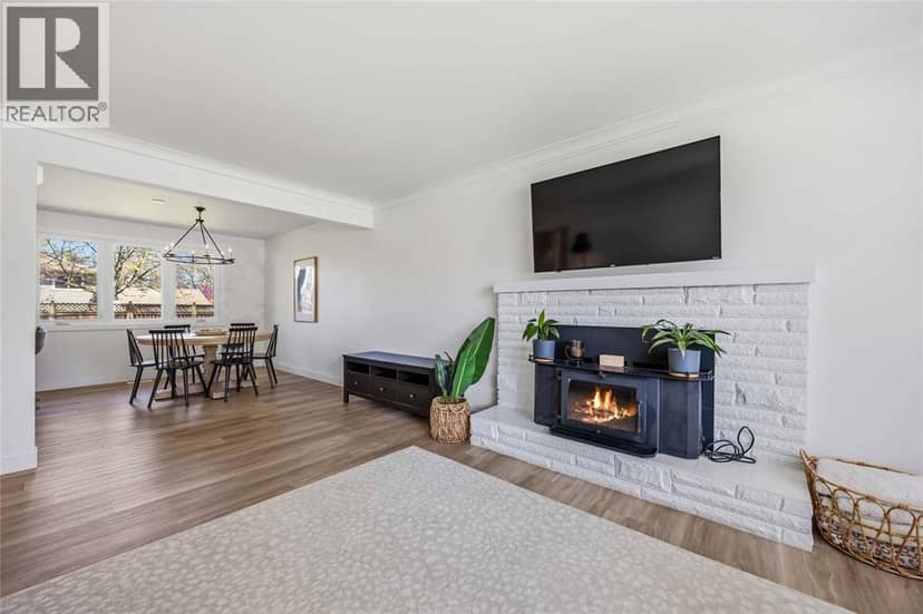 1405 Murphy Road — photo 8 of 40