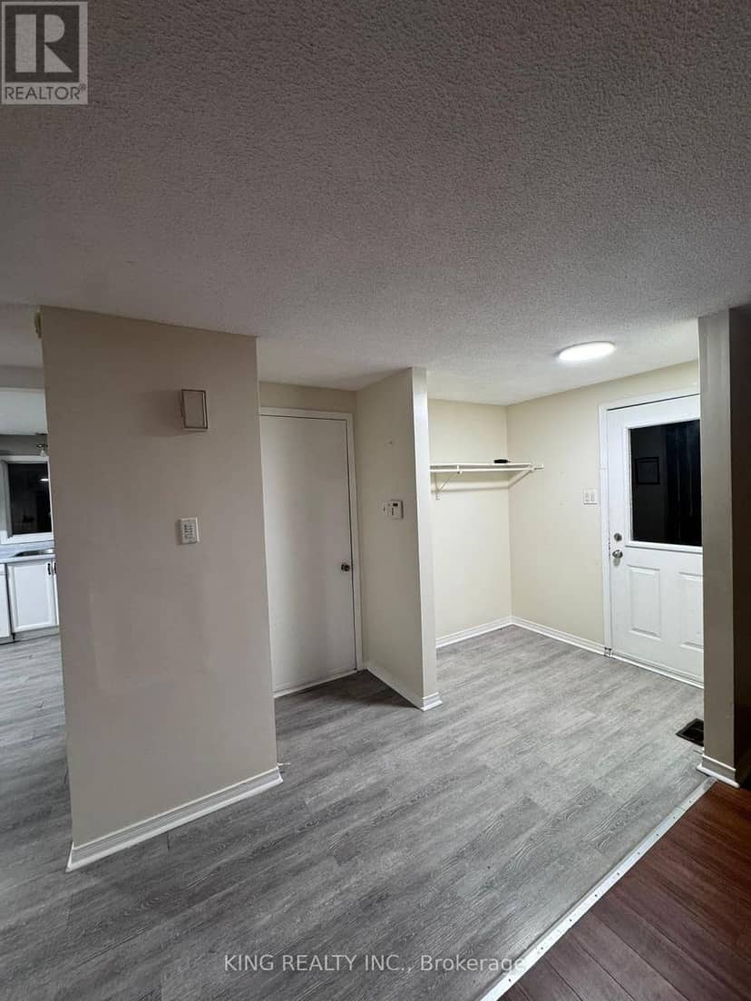 139 Hickling Trail, Barrie, photo 2