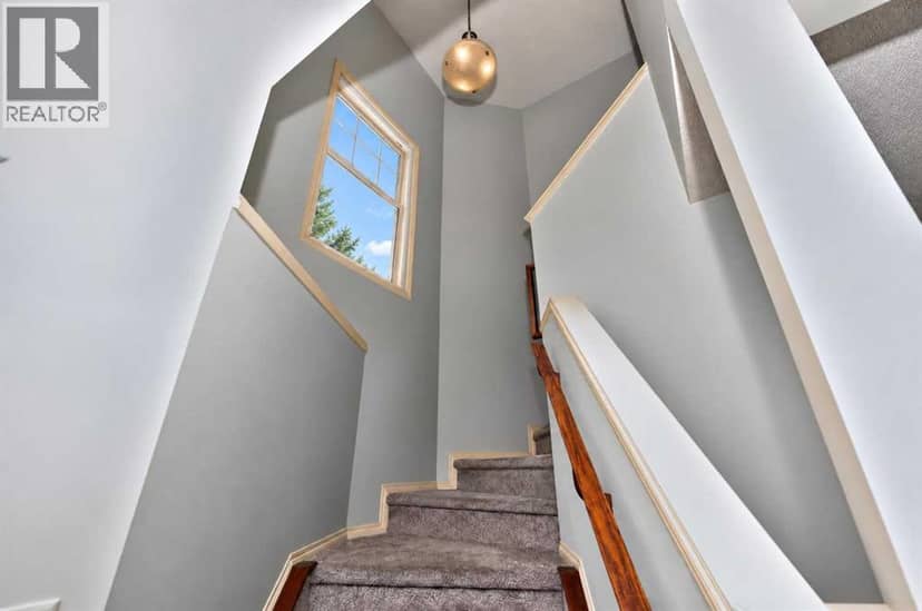 71 Evansford Circle NW — photo 9 of 40