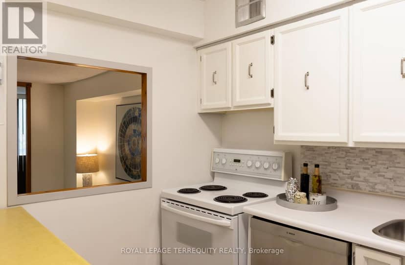 205 - 1338 York Mills Road — photo 17 of 36