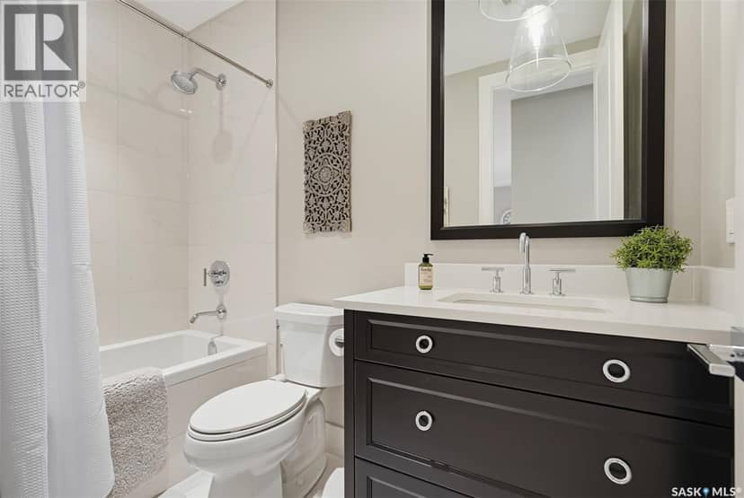 210 408 Cartwright STREET — photo 26 of 39