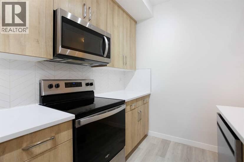 206, 71 Shawnee Common SW, Calgary, photo 8