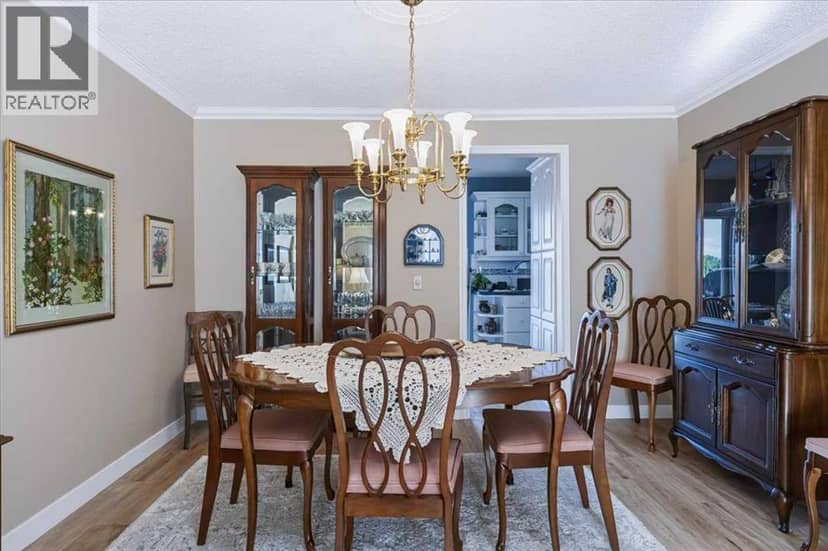36, 140 Strathaven Circle SW — photo 13 of 40