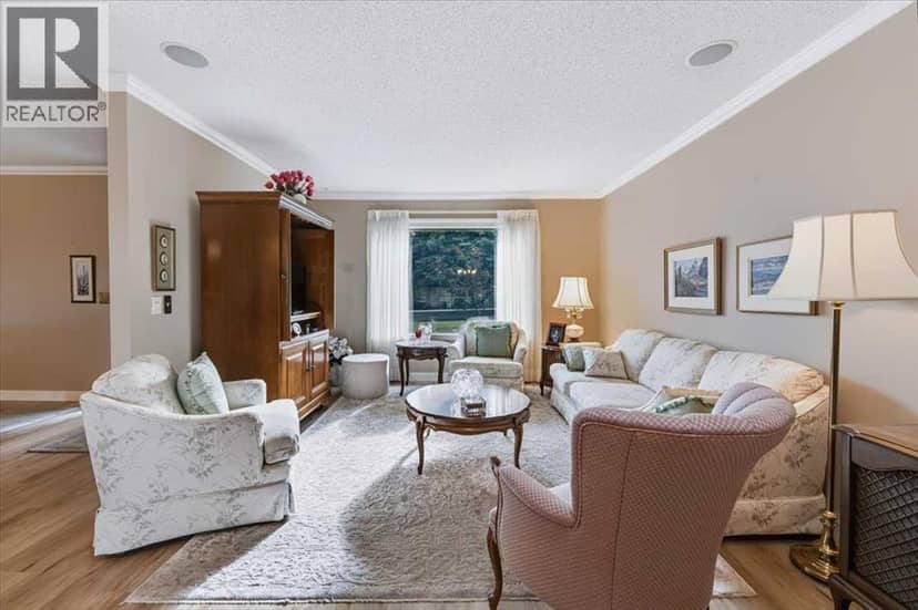 36, 140 Strathaven Circle SW — photo 10 of 40