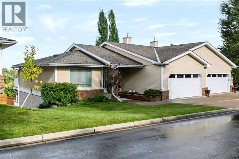 36, 140 Strathaven Circle SW, Calgary