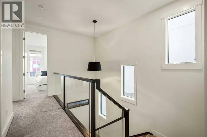 228 33 Avenue NE — photo 20 of 40