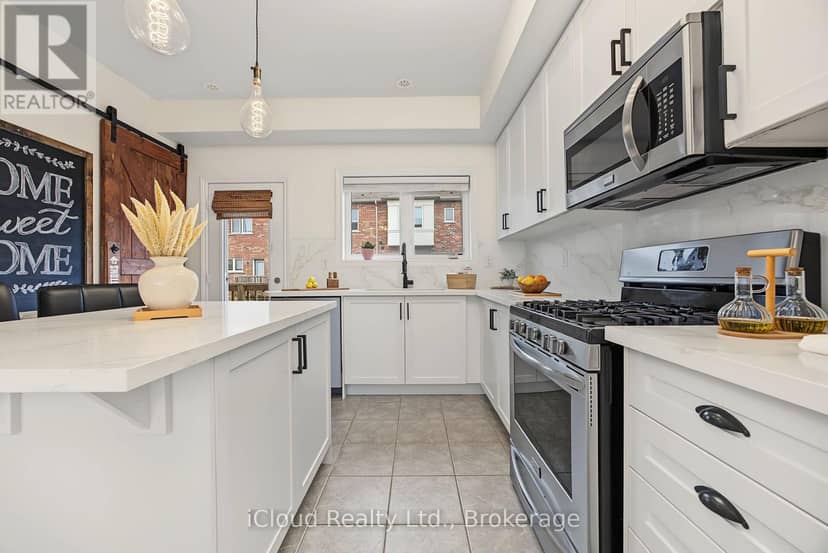 49 Aspen Hills Road — photo 10 of 32