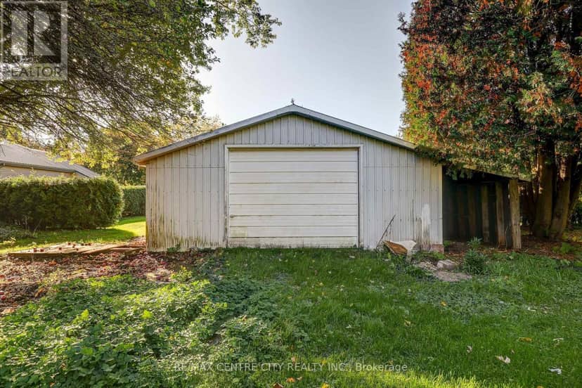 9200 Springwater Road — photo 38 of 40