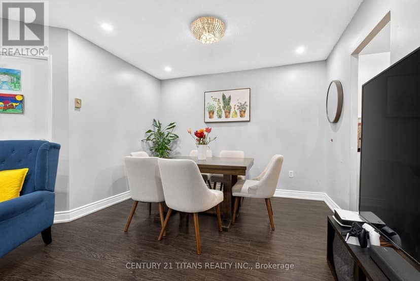 1018 - 100 Mornelle Court, Toronto, photo 3