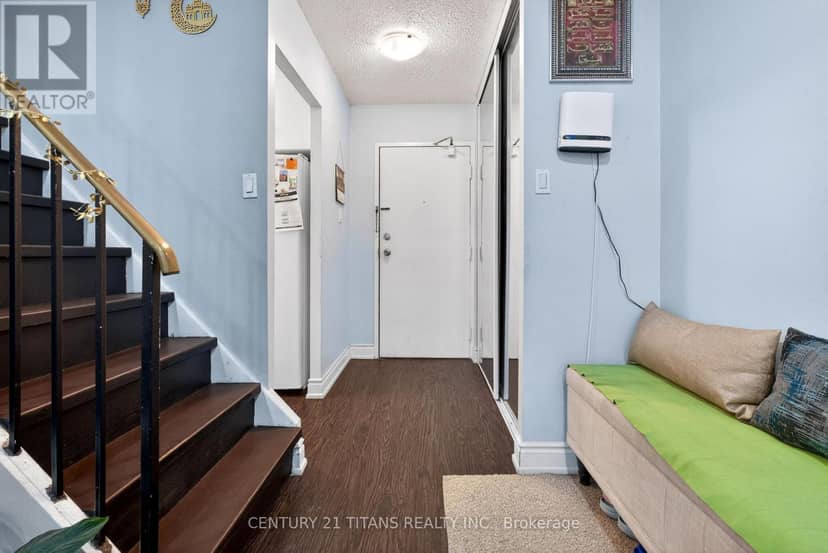1018 - 100 Mornelle Court, Toronto, photo 8