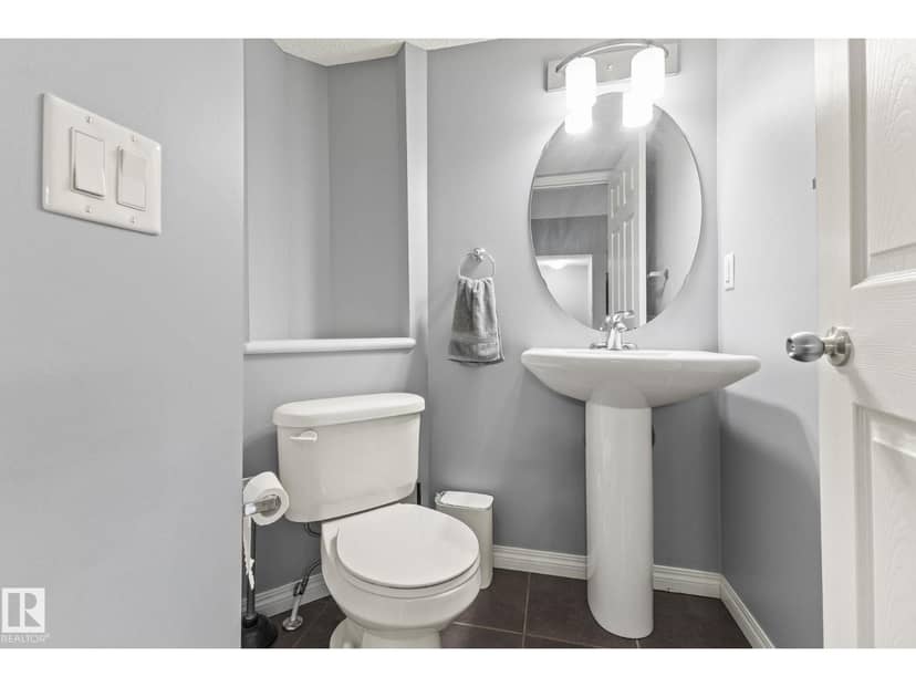 7030 21A AV SW — photo 13 of 37