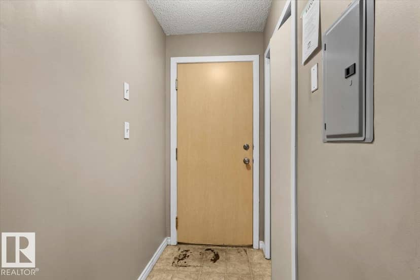 #305 12710 127 ST NW, Edmonton, photo 2