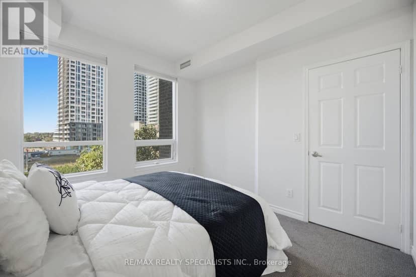406 - 388 Prince Of Wales Drive — photo 22 of 40