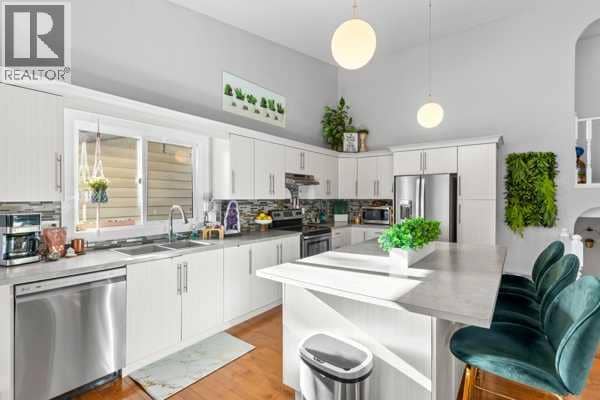 172 Woodhaven Drive — photo 11 of 40