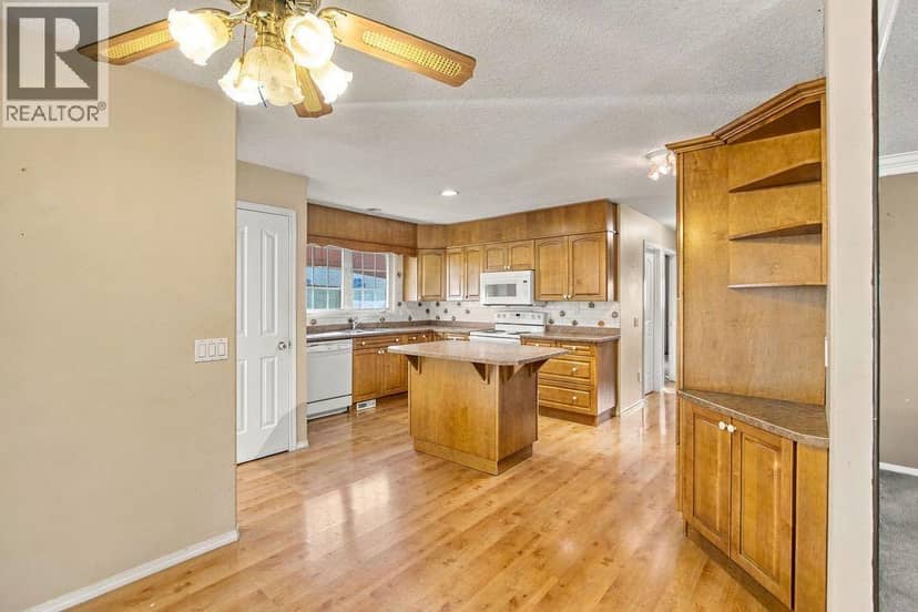 3037 Doverbrook Road SE — photo 9 of 40