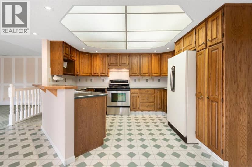 59 Stranraer Place SW — photo 13 of 40