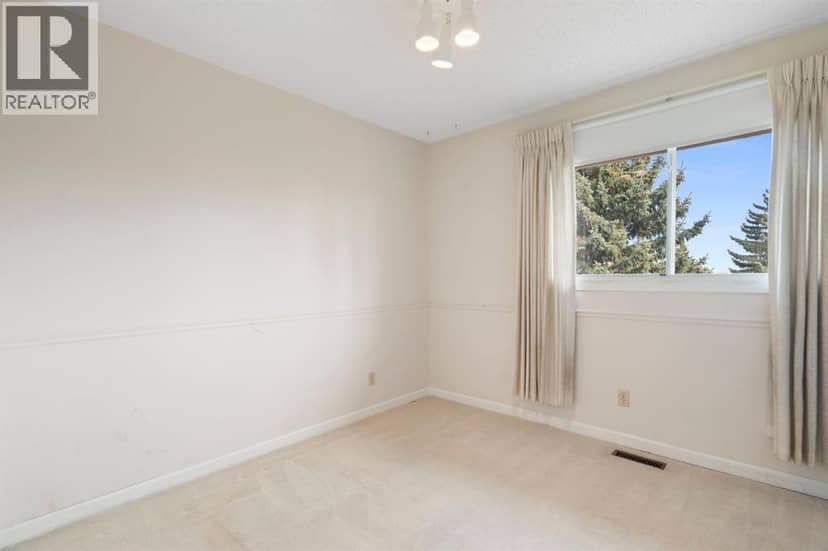 59 Stranraer Place SW — photo 35 of 40