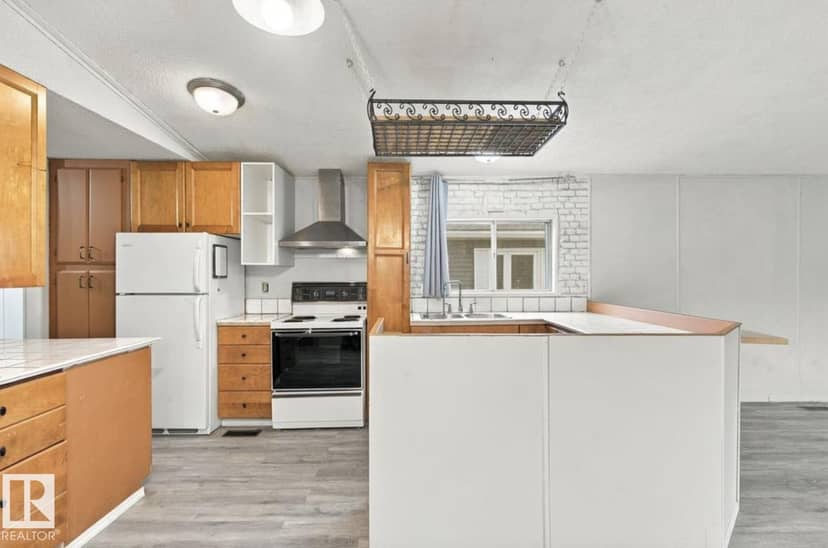 2664 Lakeview Dr NW — photo 15 of 40