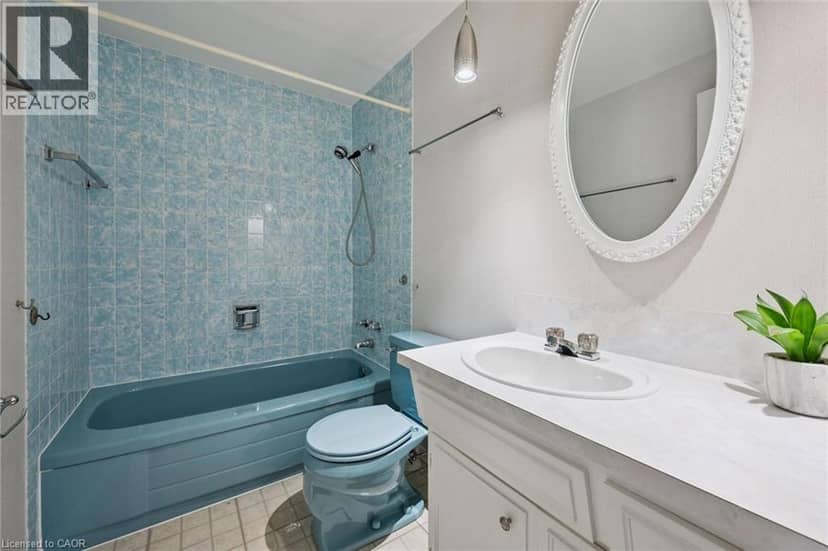 43 LEWIS Crescent — photo 21 of 35