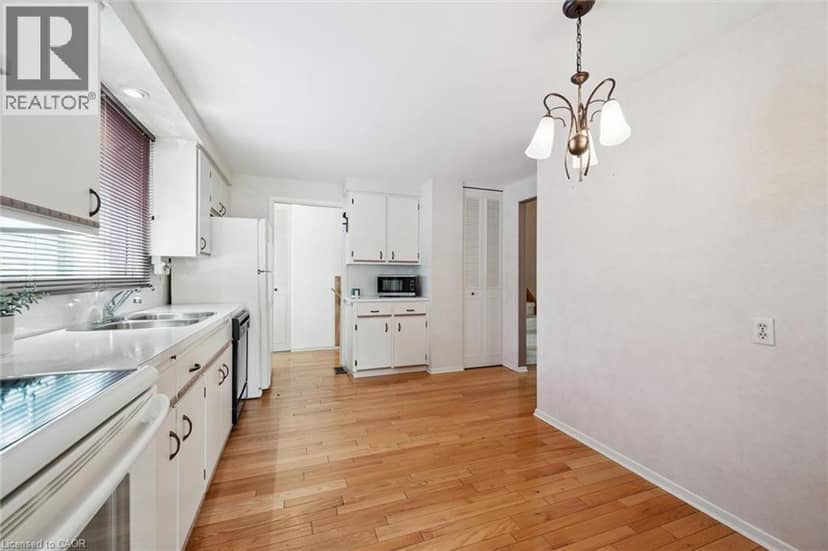 43 LEWIS Crescent, Kitchener, photo 8