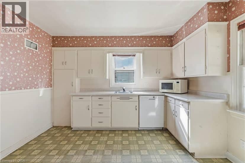 55 LAKEVIEW Avenue — photo 13 of 29