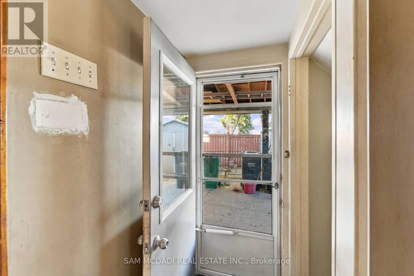 561 Tedwyn Drive — photo 22 of 25
