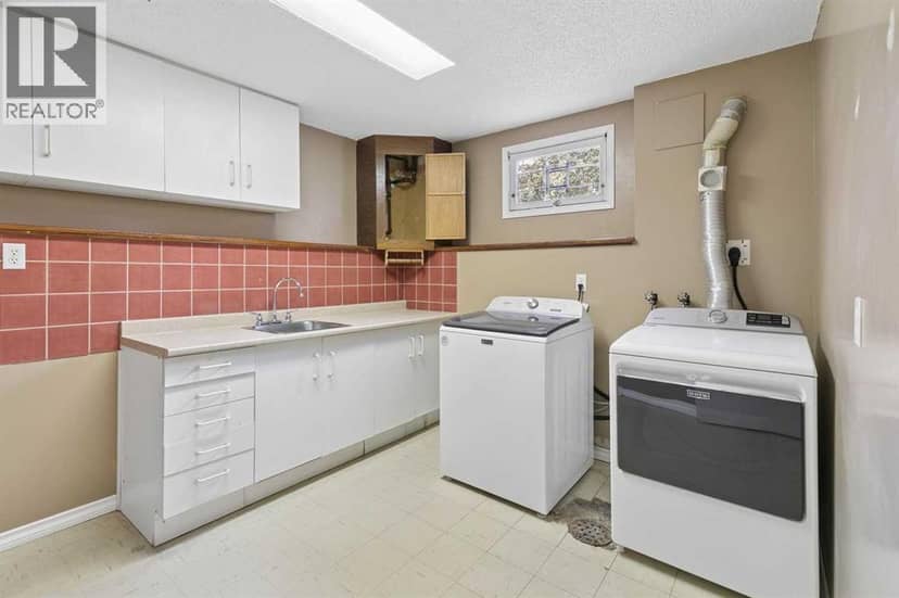 808 Stonehaven Road SW — photo 37 of 40