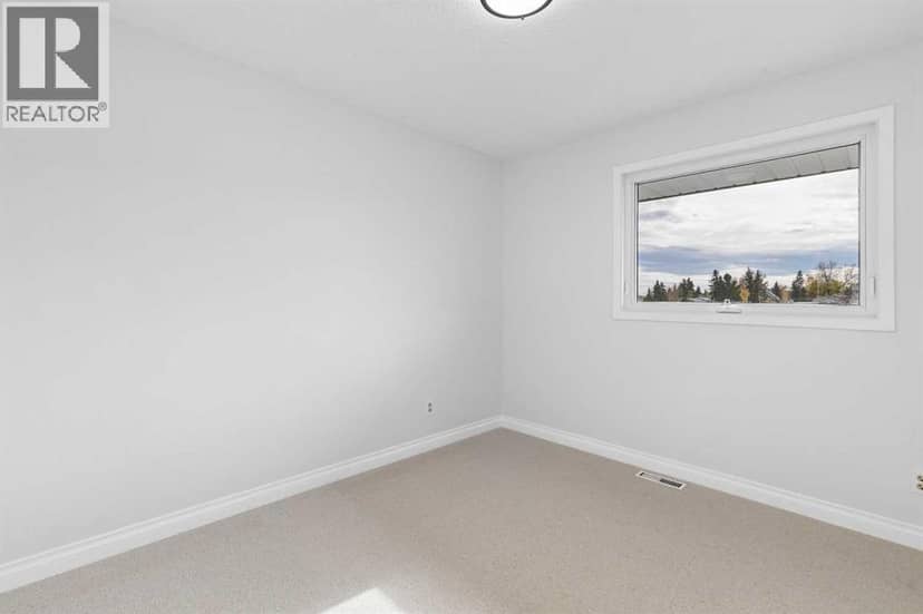 808 Stonehaven Road SW — photo 19 of 40