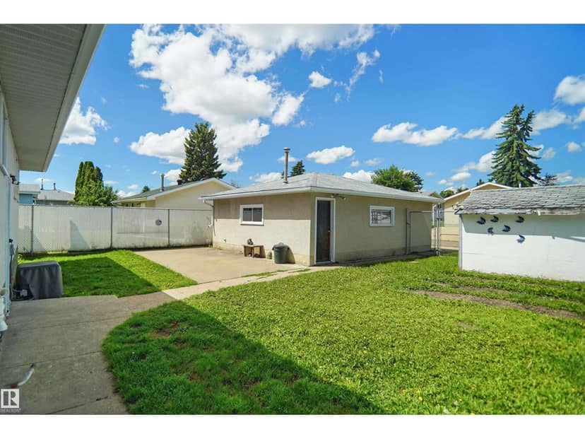 7804 143 AV NW — photo 40 of 40