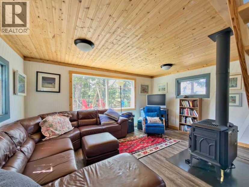 20 Lee Lake Road — photo 12 of 39