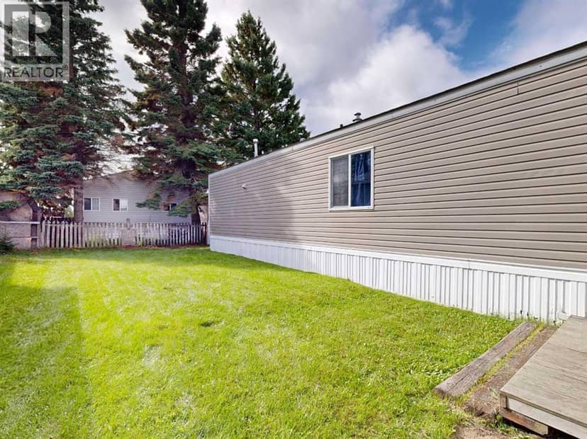 88 Hillpark Trailer Court, Whitecourt, photo 3