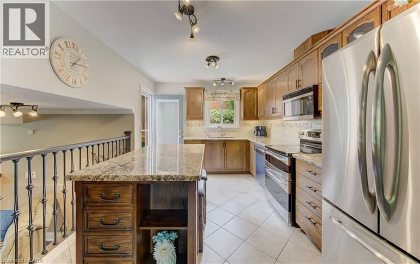 378 MEADOWVALE Place, Waterloo, photo 3