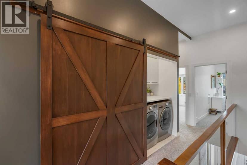 2327B Osborne Crescent SW — photo 26 of 40