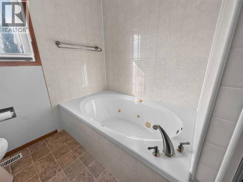 18142 Township Road 1102 — photo 21 of 40