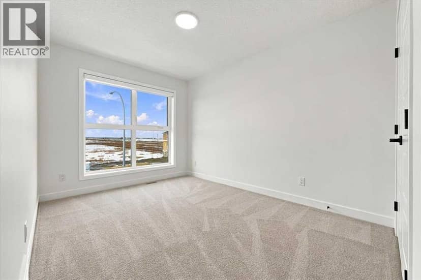 52 Corner Glen Square NE — photo 15 of 22