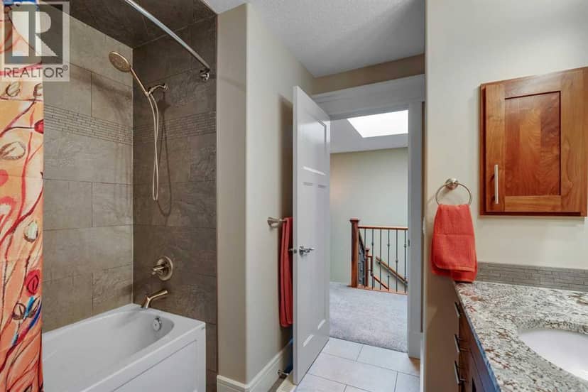2532 20 Street SW — photo 35 of 40