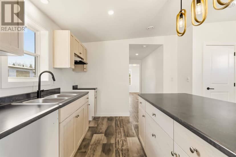 8 Pebble Lane — photo 11 of 34